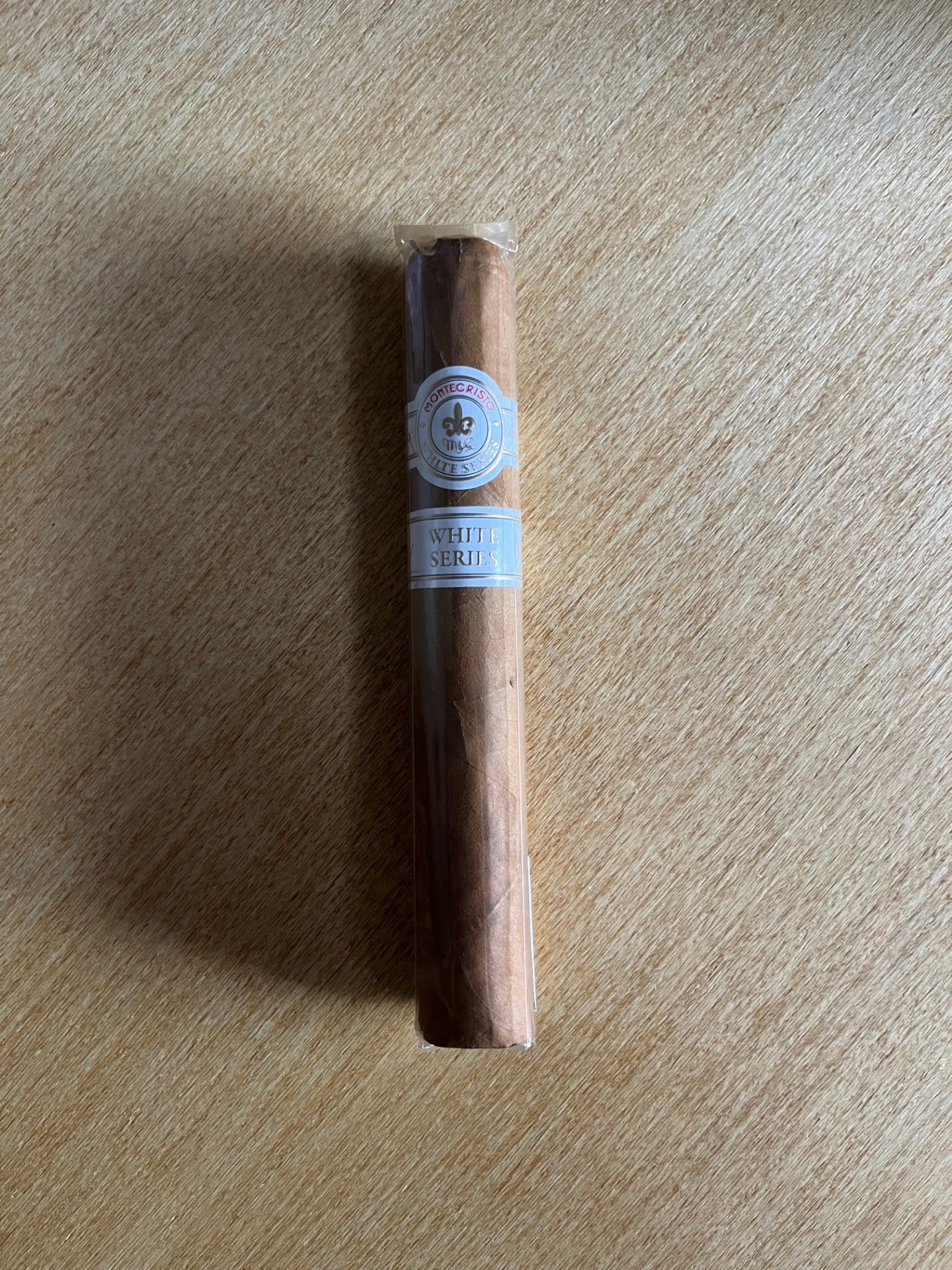 Montecristo White Toro